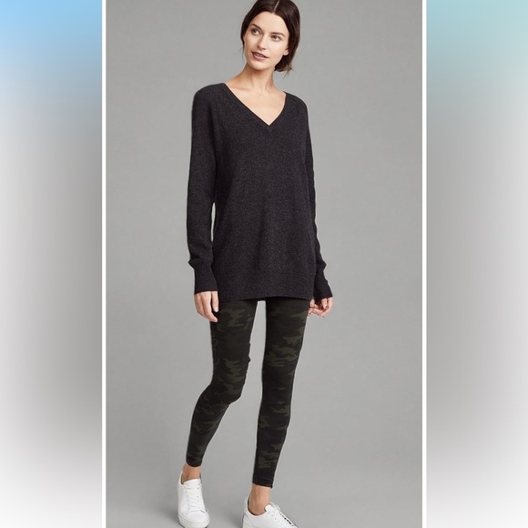 SPANX‎ Women's Seamless Camo Leggings, Green Camo, Size Medium - Picture 11 of 11